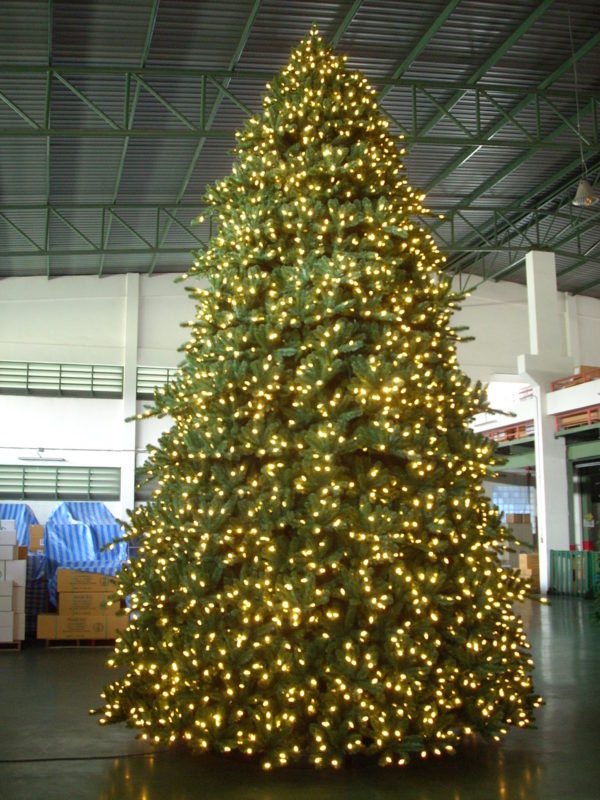 Paramount Spruce Christmas Tree Indoor with Lights
